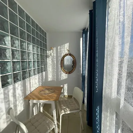 El Dorado Cozy With Balcony And Pool Арона